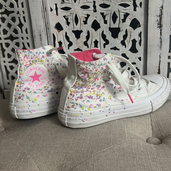 Converse - Picture 2 of 3